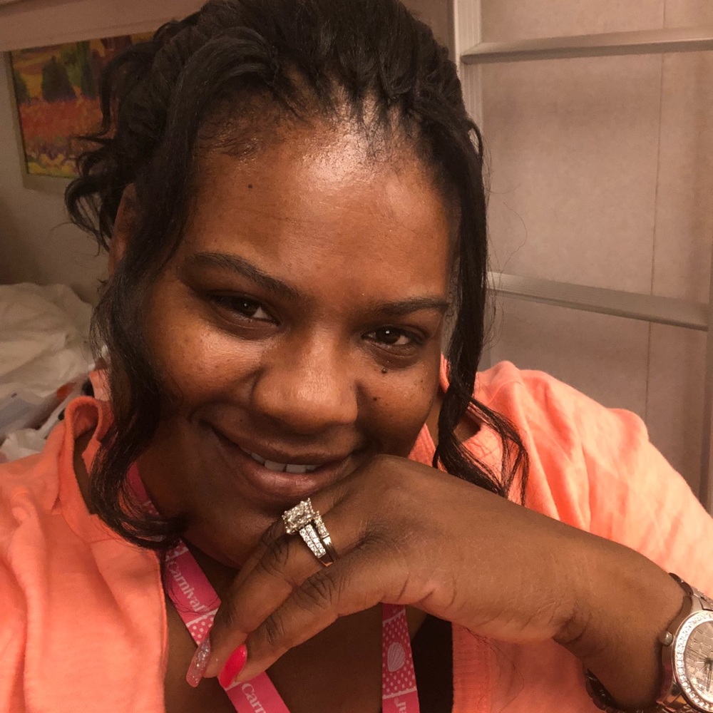 Meet your Posher, Damonica